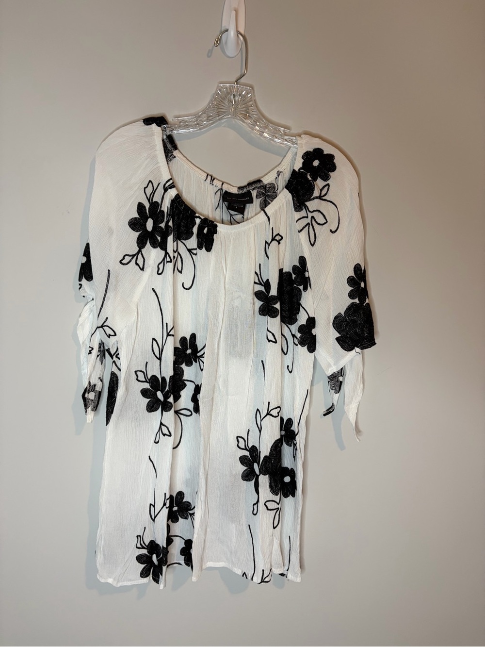 Women’s White and Black Cottagecore Floral Faux Embroidered Short Sleeve Top